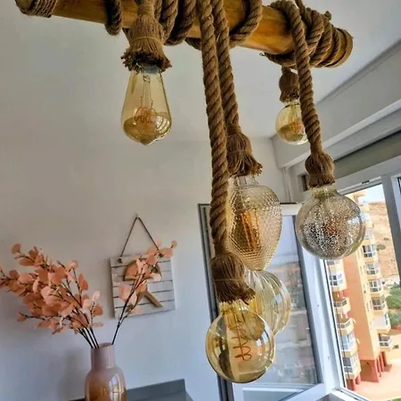 Lovley 2 Bed With A Sea View ! Apartment *